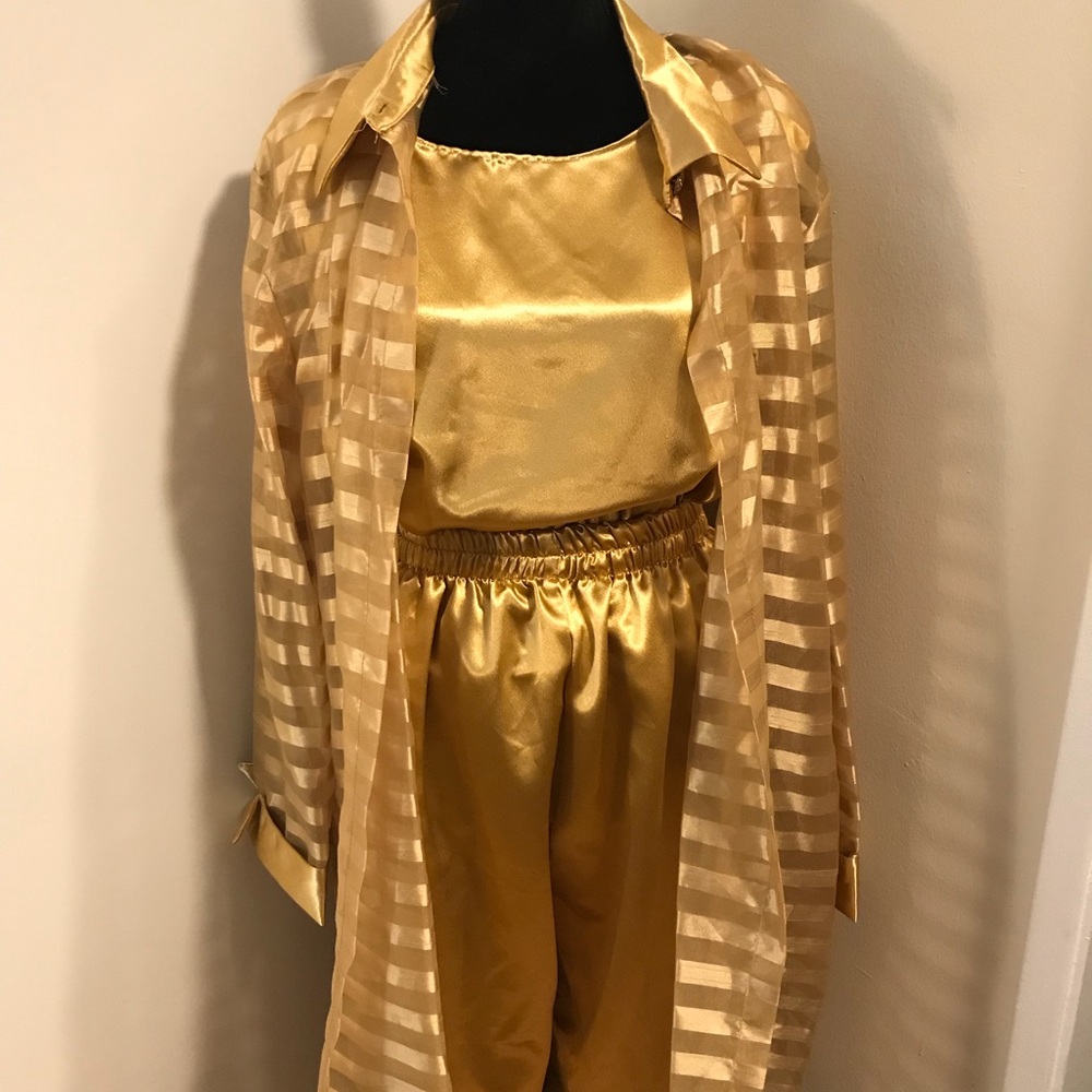 Vintage gold outfit
